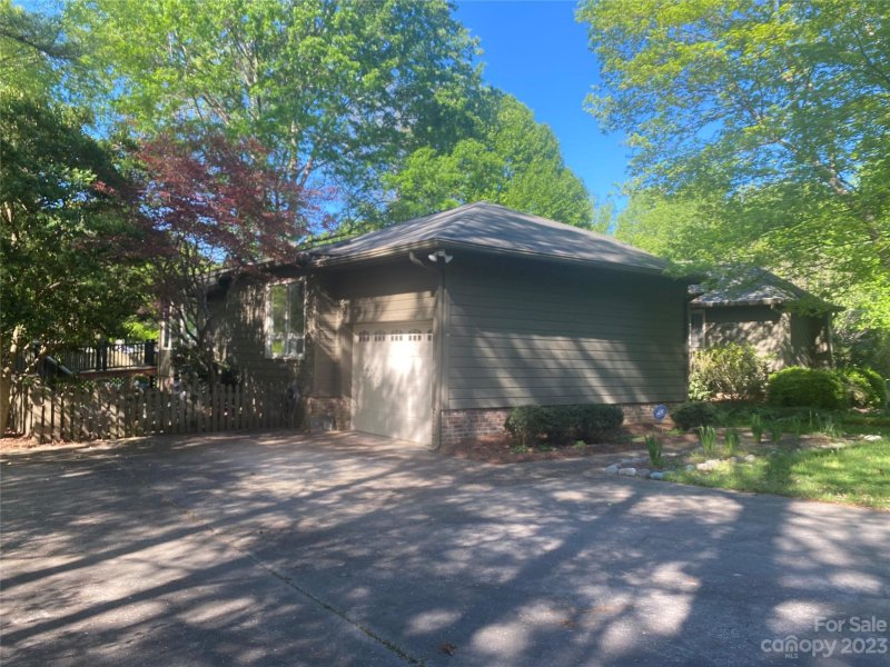 Property image 2 at 10508 Knox Avenue, Matthews, NC 28105