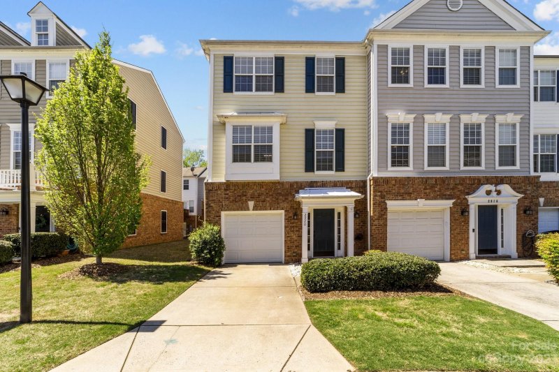 2920 Castleberry Court