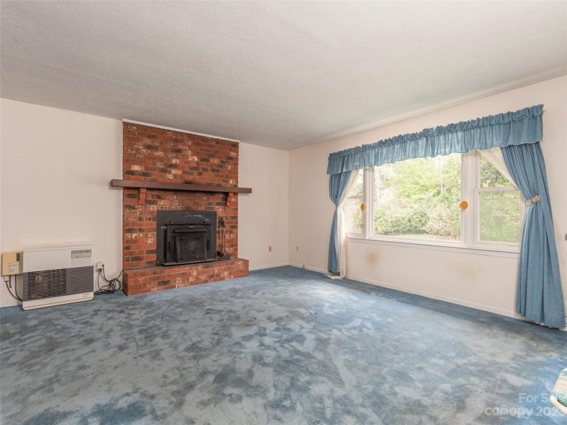 Property image 3 at 16 Lanes End Drive, Waynesville, NC 28786