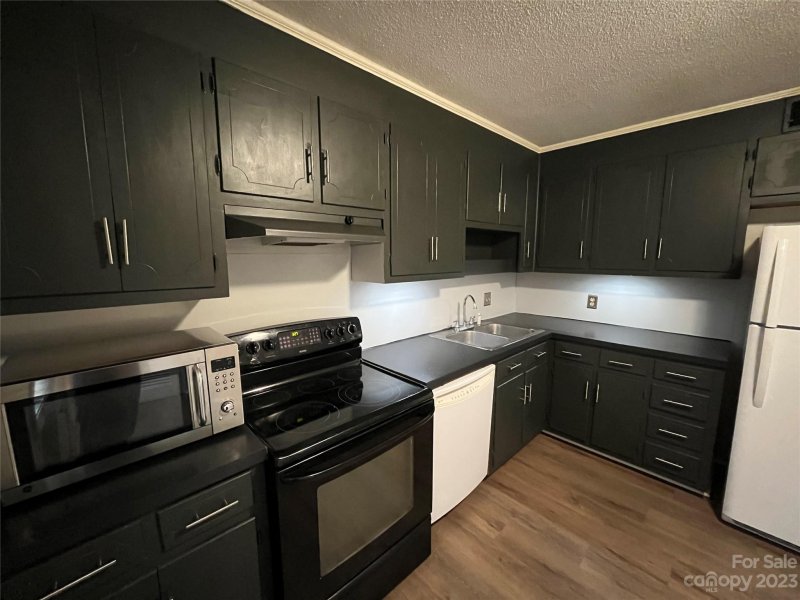 Property image 3 at 1300 Larchmont Place, Salisbury, NC 28144