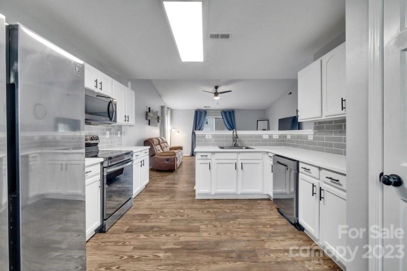 Property image 3 at 11035 Thousand Oaks Drive, Huntersville, NC 28078