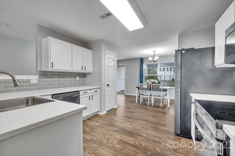 Property image 4 at 11035 Thousand Oaks Drive, Huntersville, NC 28078