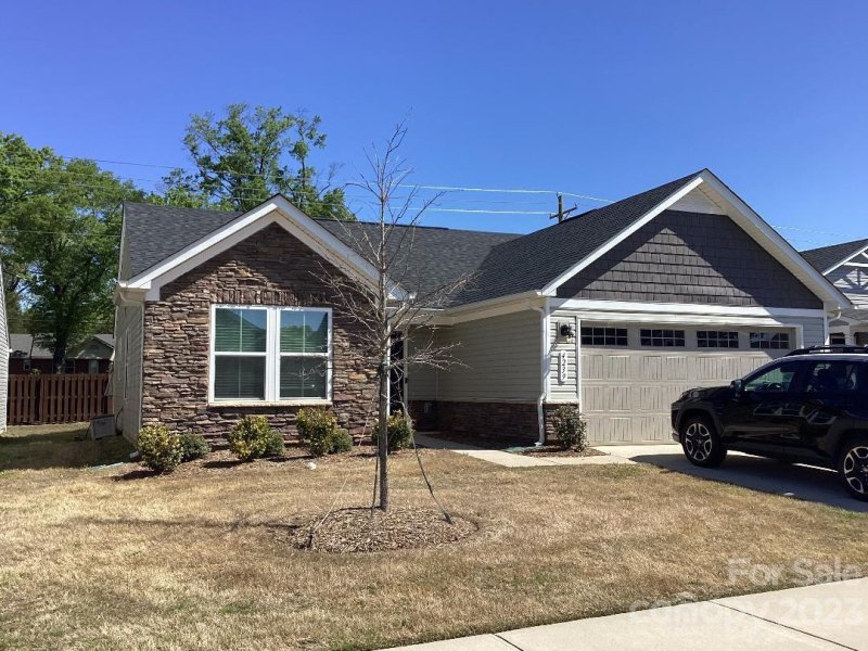 4239 Mackinnon Drive