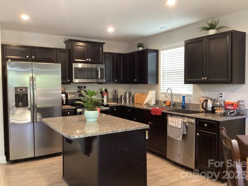 Property image 3 at 4239 Mackinnon Drive, Charlotte, NC 28214