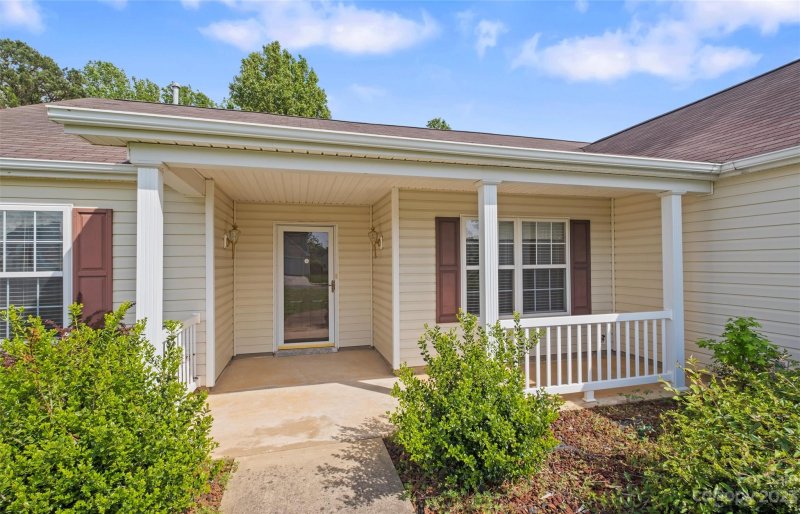 Property image 4 at 9740 Avensong Crossing Drive, Charlotte, NC 28215