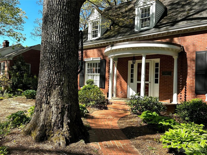 Property image 3 at 415 10th Street, Hickory, NC 28601