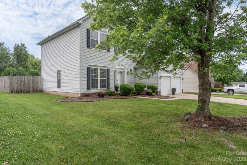 Property image 3 at 9412 Cantle Drive, Charlotte, NC 28216