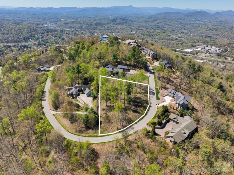 Property image 2 at 119 Summit Tower Circle, Asheville, NC 28804