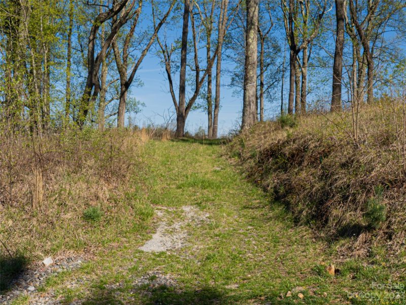 Property image 5 at 119 Summit Tower Circle, Asheville, NC 28804