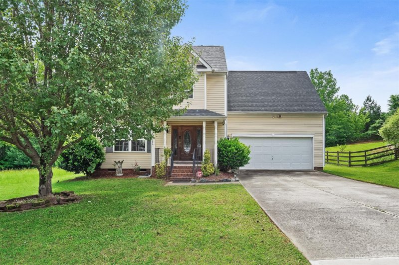 Property image 2 at 3719 Dashiel Drive, Charlotte, NC 28262