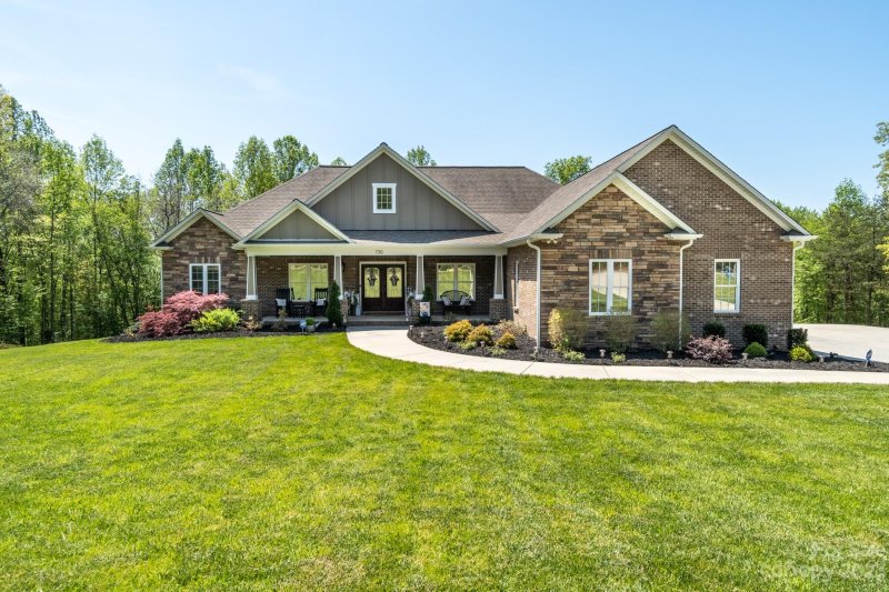 730 Oak Ridge Farms Circle