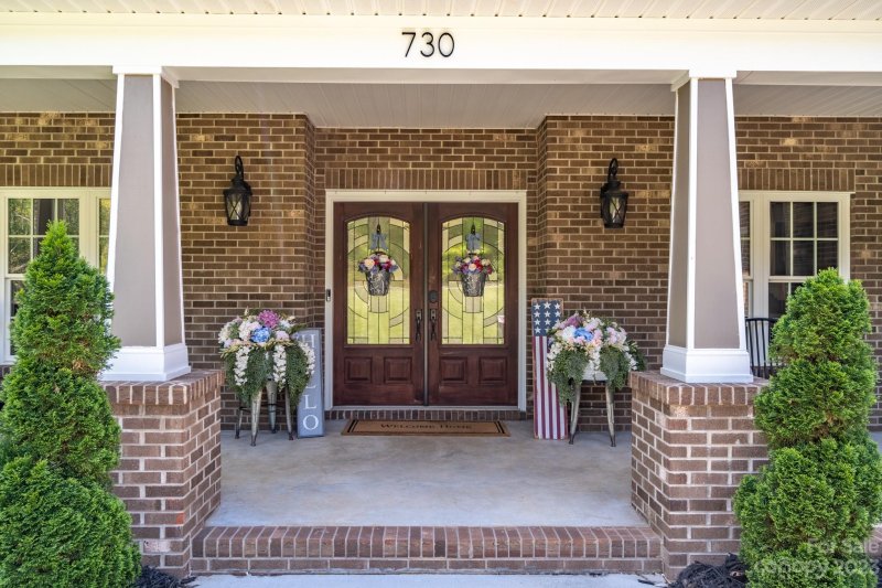 Property image 3 at 730 Oak Ridge Farms Circle, Newton, NC 28658