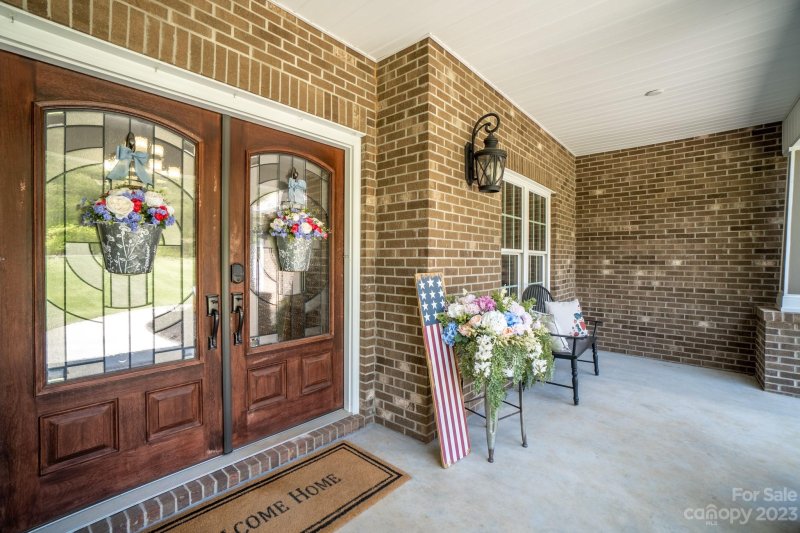 Property image 4 at 730 Oak Ridge Farms Circle, Newton, NC 28658