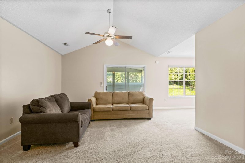 Property image 4 at 484 N Woodfield Court, Hendersonville, NC 28791