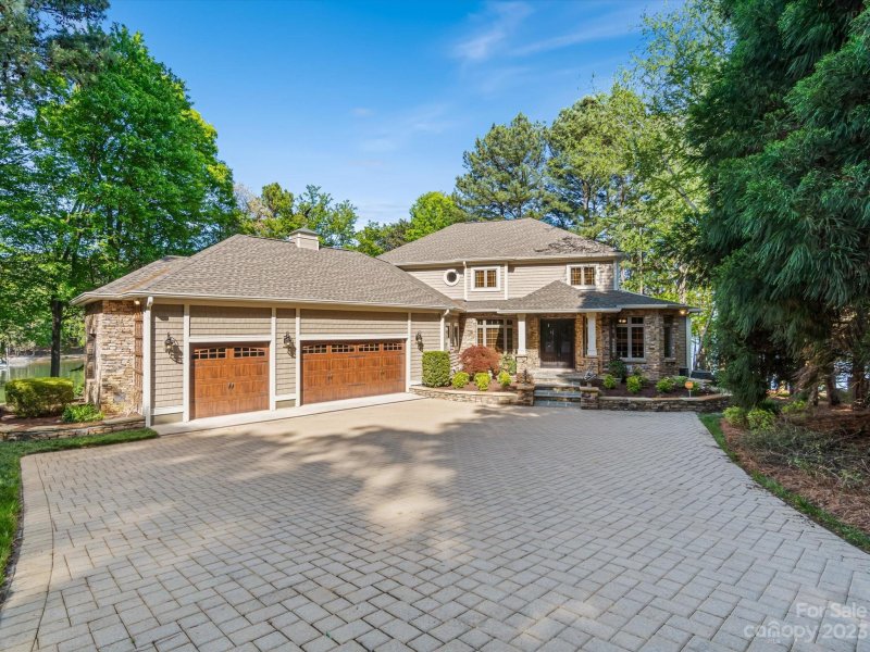 Property image 4 at 9224 Fair Oak Drive, Sherrills Ford, NC 28673