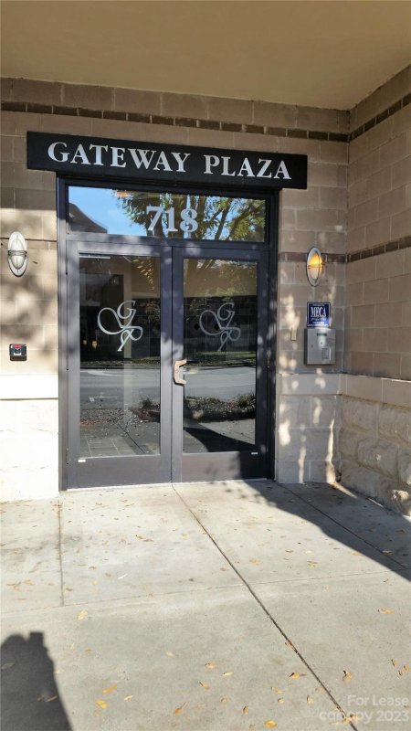 Property image 2 at 718 W Trade Street, Charlotte, NC 28202