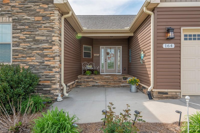 Property image 4 at 164 Castle Pines Lane, Statesville, NC 28625
