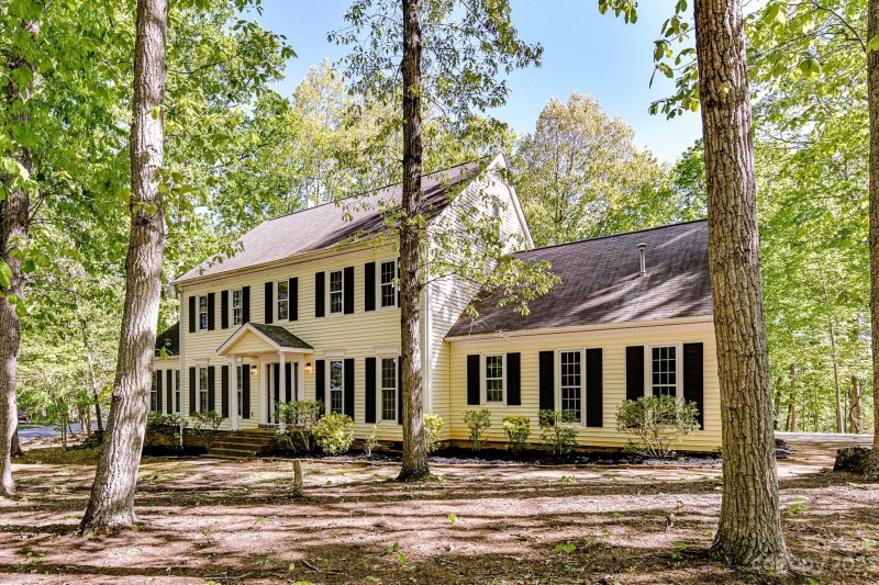 Property image 2 at 4501 New Garden Court, Charlotte, NC 28215