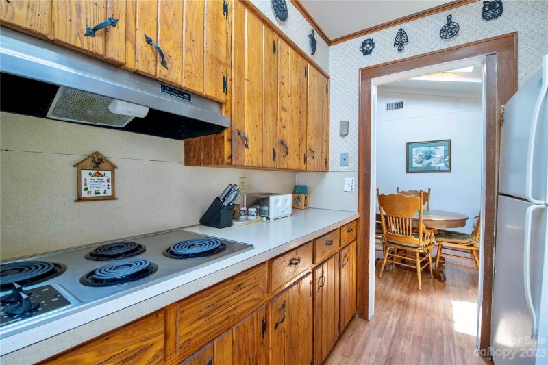 Property image 4 at 604 Swiss Pine Lake Drive, Spruce Pine, NC 28777