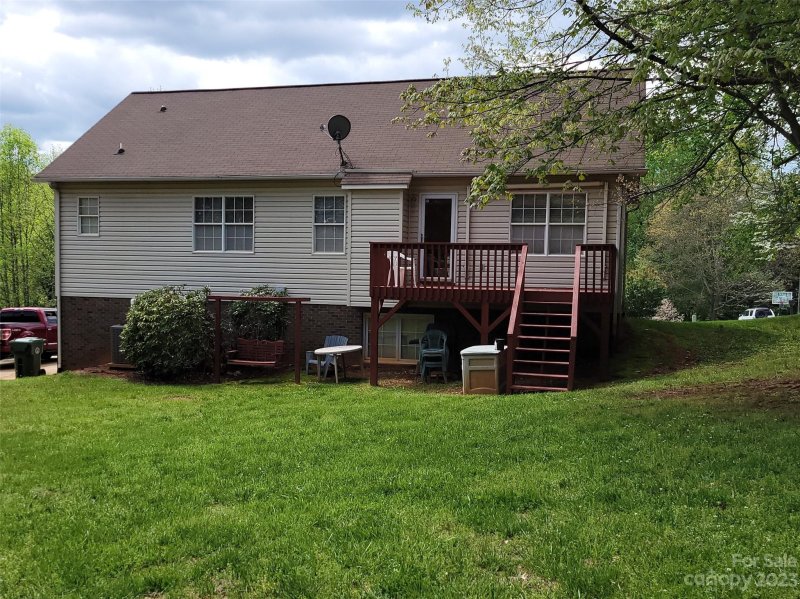 Property image 3 at 1553 Nw Indian Springs Drive, Conover, NC 28613