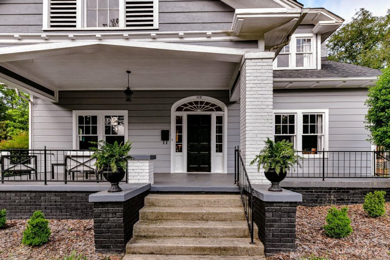 Property image 2 at 115 N Green Street, Statesville, NC 28677