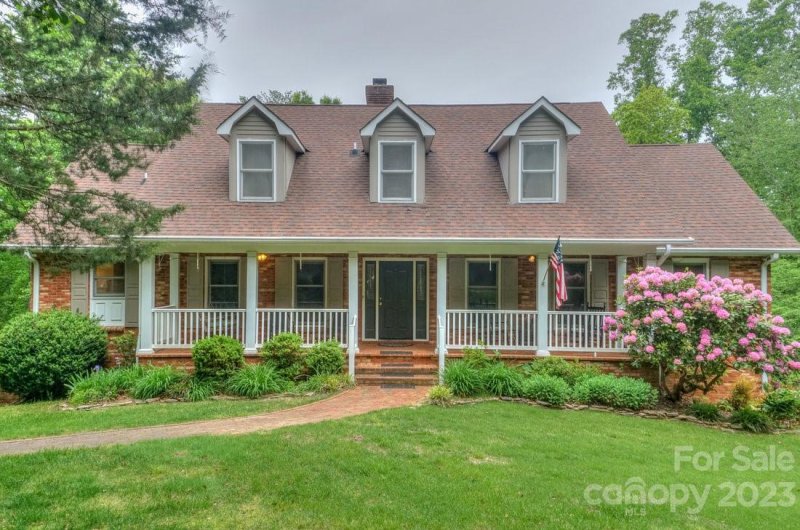 Property image 2 at 5407 Gunpowder Drive, Hickory, NC 28601