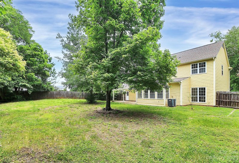 Property image 2 at 10428 Aberdale Way, Charlotte, NC 28273