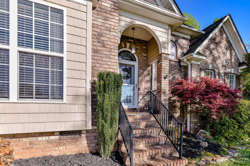 Property image 2 at 113 Pine Bluff Court, Mount Holly, NC 28120