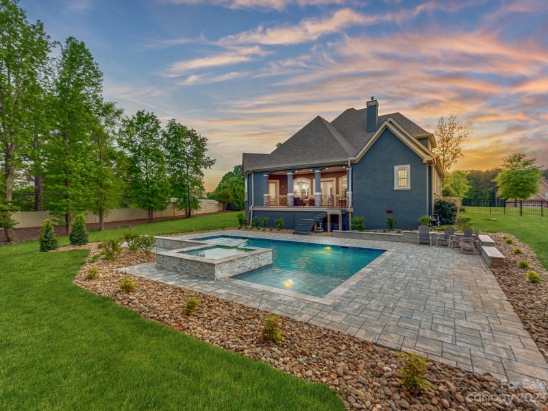 Property image 3 at 147 Castle Drive, Mooresville, NC 28117