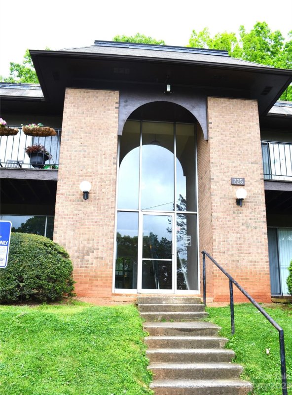 225 Orchard Trace Lane