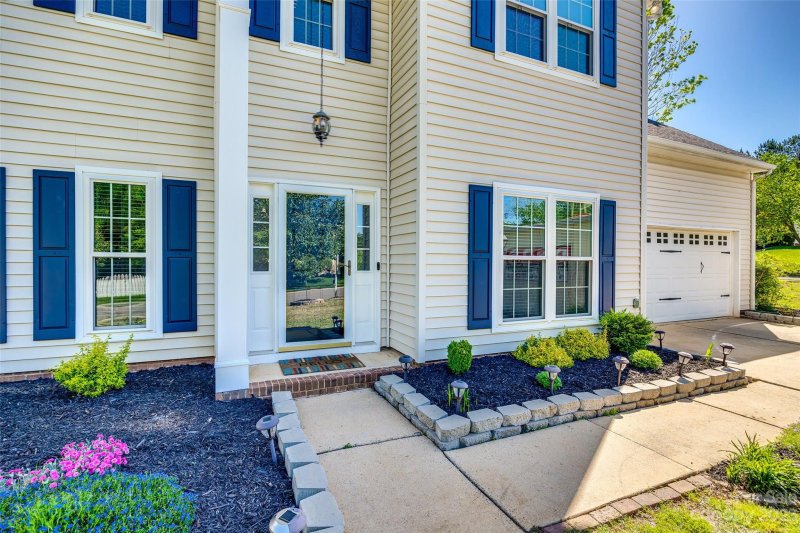 Property image 2 at 1951 Thornblade Ridge Drive, Matthews, NC 28105