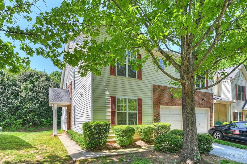 10901 Princeton Commons Drive