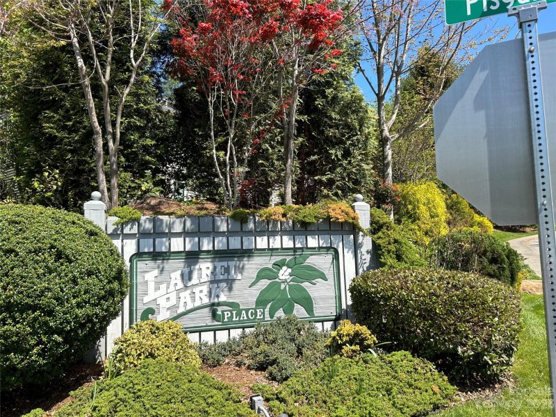 Property image 2 at 322 Laurel Park Place, Hendersonville, NC 28791