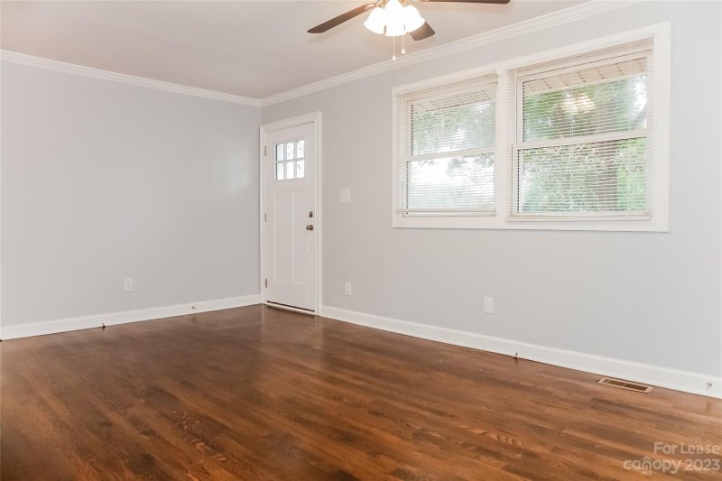 Property image 2 at 1501 Tyvola Road, Charlotte, NC 28210