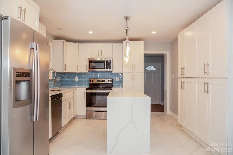 Property image 5 at 1501 Tyvola Road, Charlotte, NC 28210