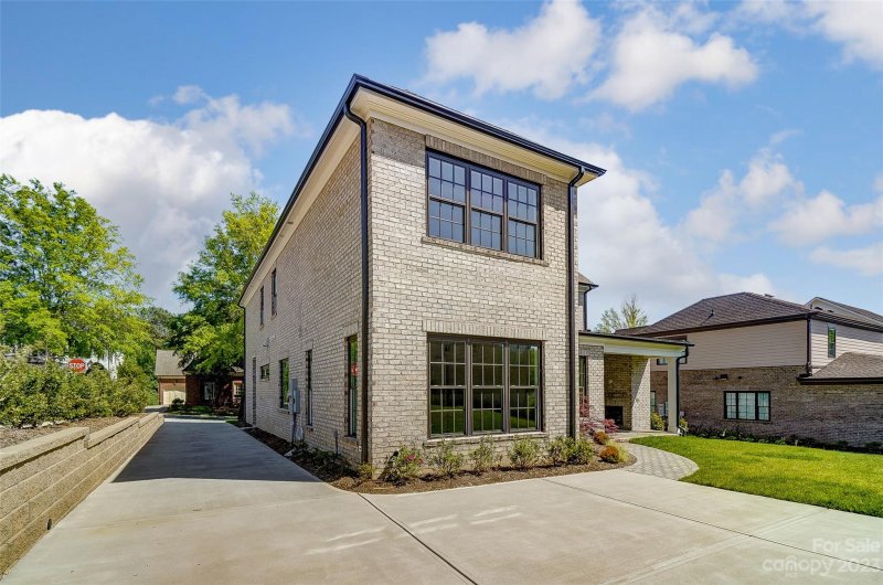 Property image 4 at 9413 Heydon Hall Circle, Charlotte, NC 28210