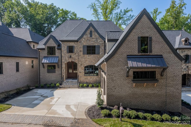 Property image 2 at 6010 Old Providence Lane, Charlotte, NC 28226