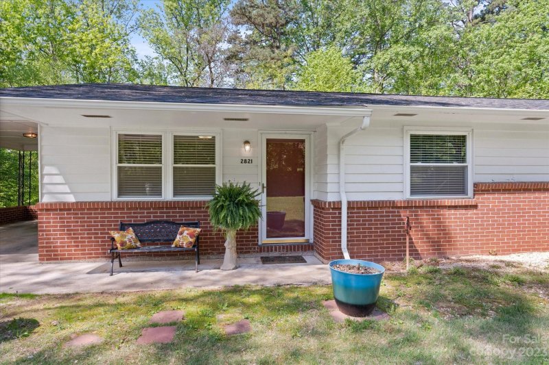 Property image 3 at 2821 4th Street Place, Hickory, NC 28601