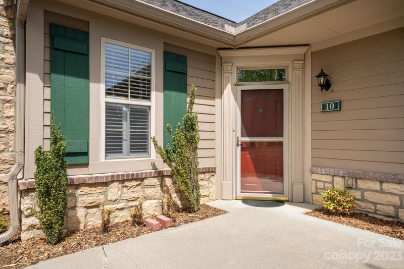 Property image 2 at 10 Mountain Meadow Circle, Weaverville, NC 28787