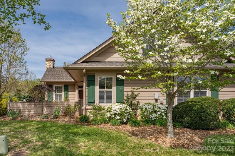 Property image 3 at 10 Mountain Meadow Circle, Weaverville, NC 28787