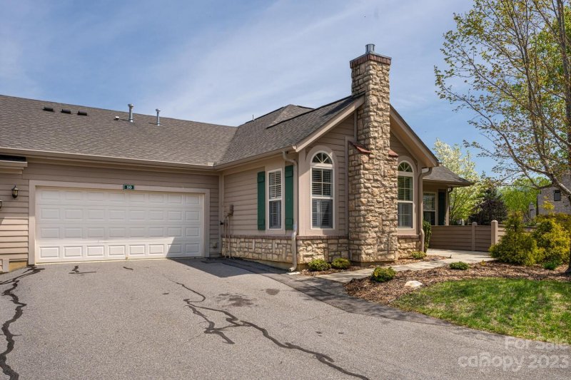 Property image 4 at 10 Mountain Meadow Circle, Weaverville, NC 28787