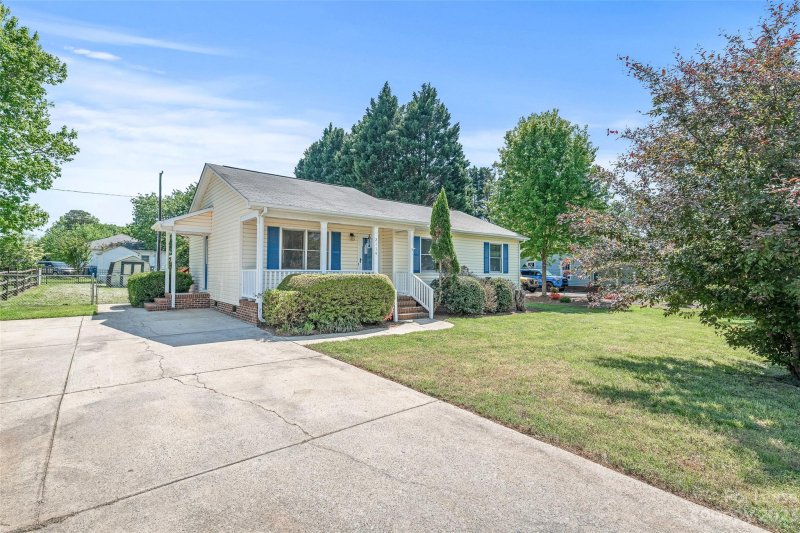 Property image 2 at 2114 Palm Lane, Belmont, NC 28012