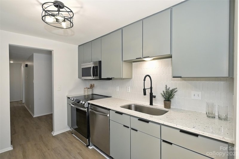 Property image 5 at 6524 Morganford Road, Charlotte, NC 28211