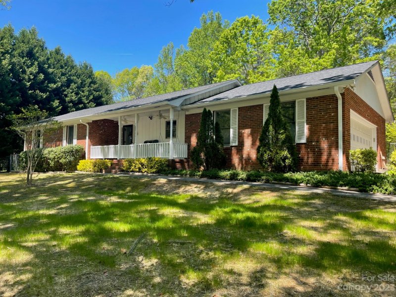 Property image 2 at 1554 Oakridge Drive, Salisbury, NC 28146