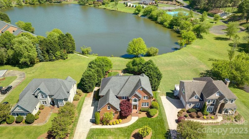 Property image 3 at 142 Lake Point Drive, Fort Mill, SC 29708