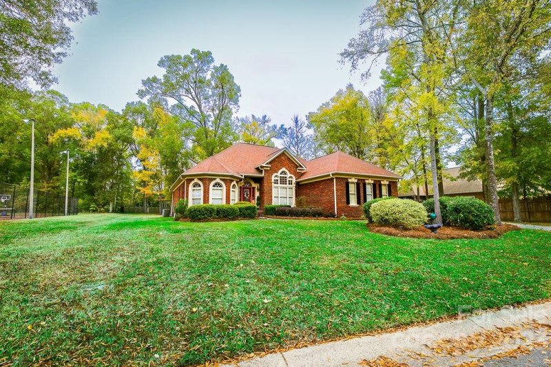 Property image 2 at 4009 Morris Burn Drive, Concord, NC 28027