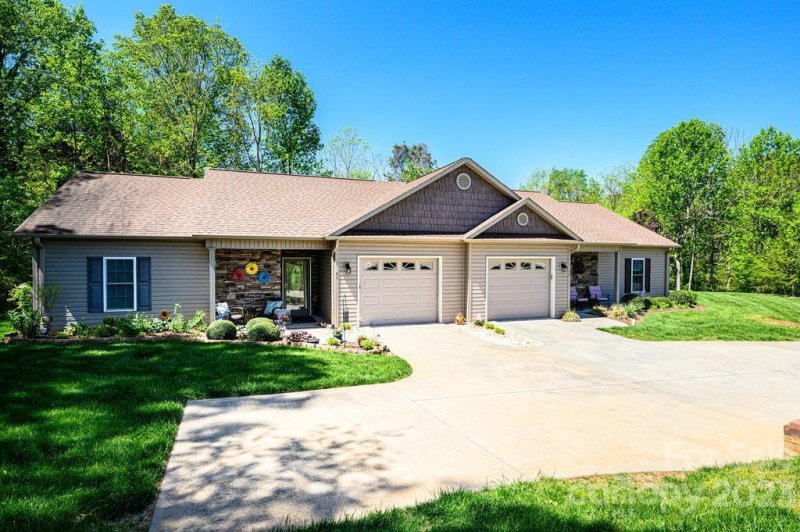 Property image 4 at 505 2nd Street Place, Conover, NC 28613