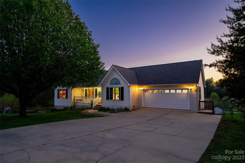 Property image 2 at 102 Ridge Brook Drive, Weaverville, NC 28787