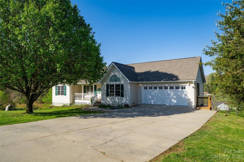 Property image 4 at 102 Ridge Brook Drive, Weaverville, NC 28787