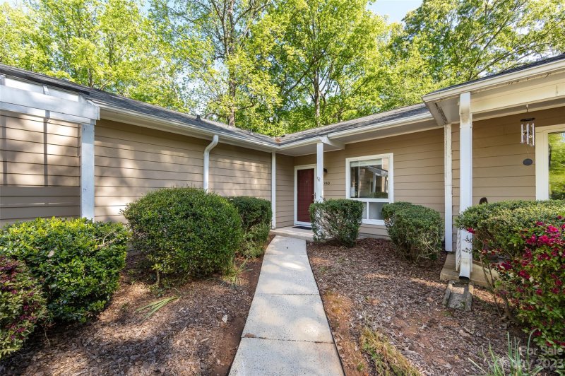 1090 Sardis Cove Drive